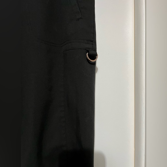 Grey’s Anatomy Kim 3 Pocket Logo Waist Cargo Pants. Color: black - Picture 3 of 14